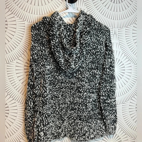 Hollister‎ WOMENS HOODED SWEATER BLACK/OFF-WHITE - Picture 7 of 7